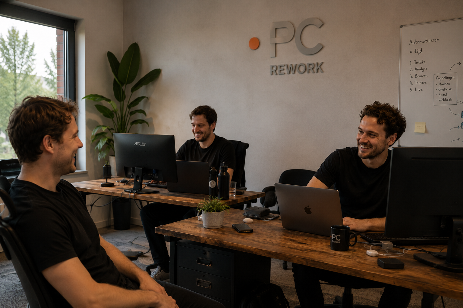 Het team van PC Rework op kantoor